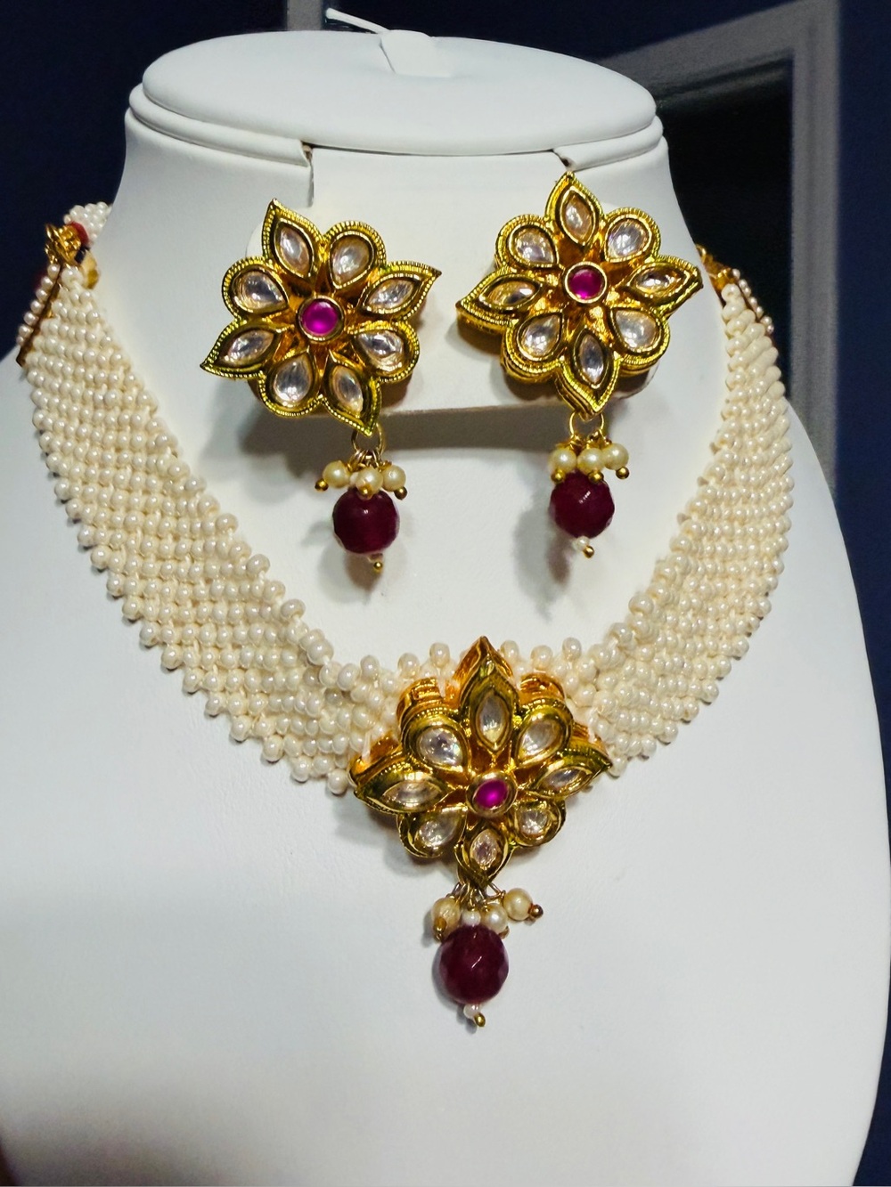 BRAND NEW White Pearl Cluster Kundan Flower Choker Set - Ruby Drop - 2 Pcs - Nev